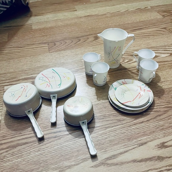 Vintage Other - Vintage 1970’s Play Pots & Pans Dishes Plates Cups Pitcher 14 Pieces